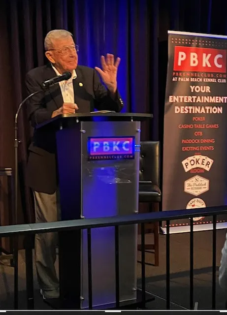 Lou Holtz speaks at the Palm Beach Kennel Club.